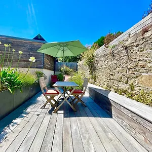  Appartement 300 M Et Centre - Parking Privatif Et Gratuit Sur Place - Terrasse Bois